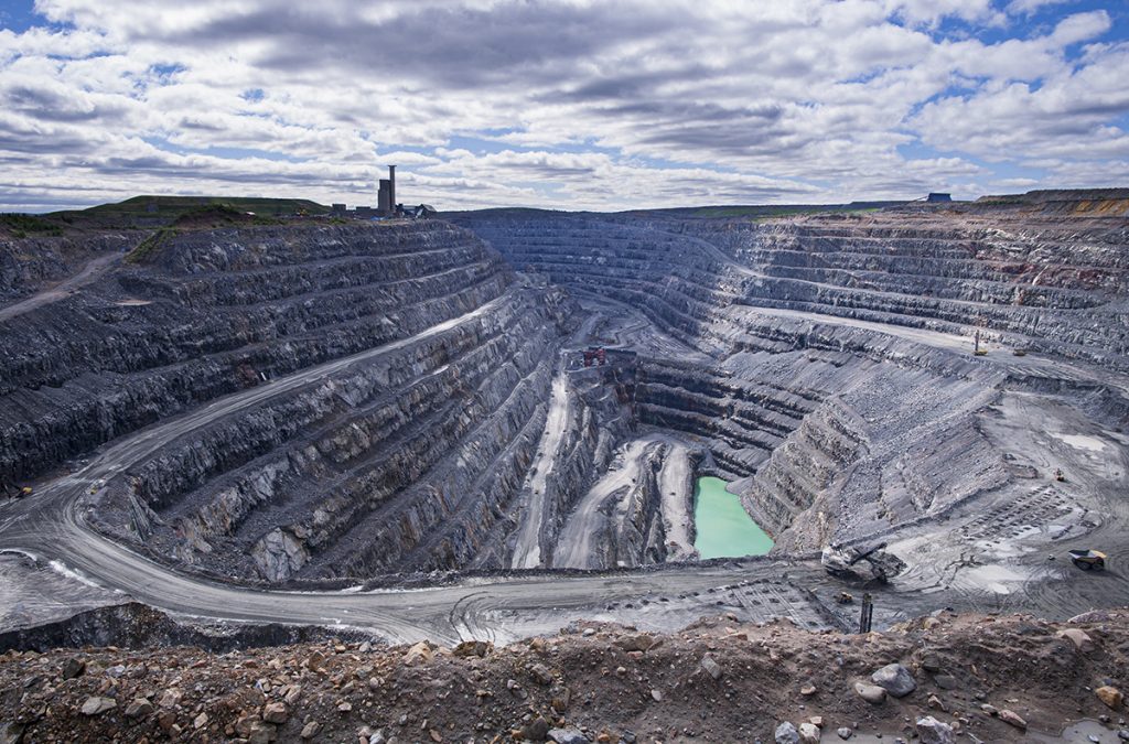 Aitikgruvans dagbrott utanför Gällivare i Norrbotten. Dagbrottet i Gállok beräknas bli lika stort. foto: Tor Tuorda