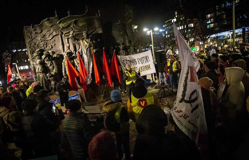 Fredsmanifestation på Norra Bantorget i Stockholm 27 februari